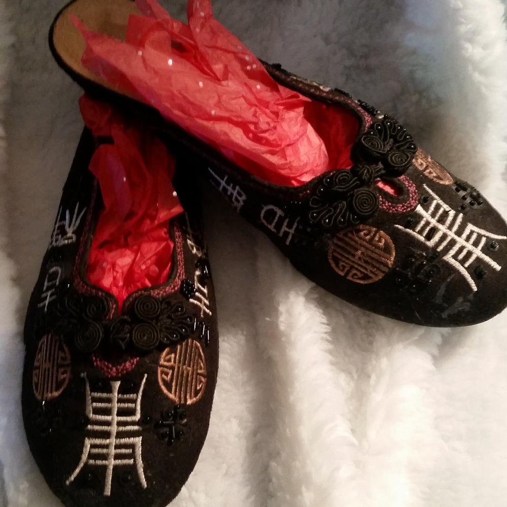 Vintage Clara Barson Asian Design Shoes